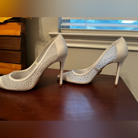 White By Vera Wang Jeweled Wedding Heels Size 10 - Picture 9 of 9